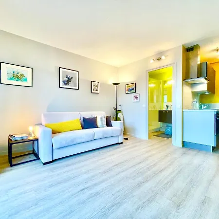 Echappee Chic - Balcon - 150 M Casino Deauville&plage Apartamento *
