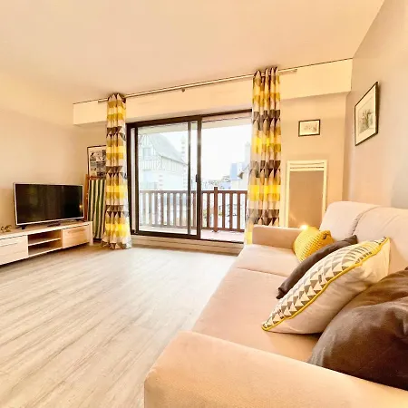 Echappee Chic - Balcon - 150 M Casino Deauville&plage Apartamento *
